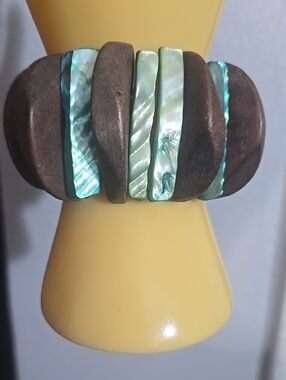 Wood and Abalone Stretch Bracelet - Iridescent Green